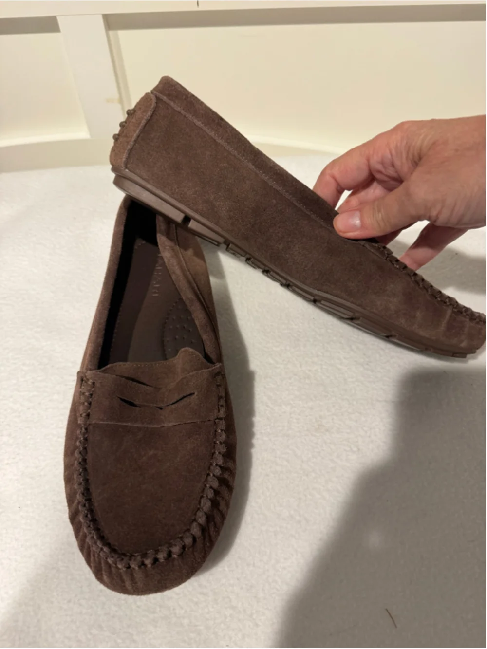 Women's Tahari Size 10 Brown Suede Driving Moccasin Loafer Flats